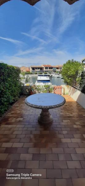 VILLA AUX CAPELLANS SUR LA MARINA POUR 4 PERSONNES - vue Marina - Parking - plage à 5 min à pied